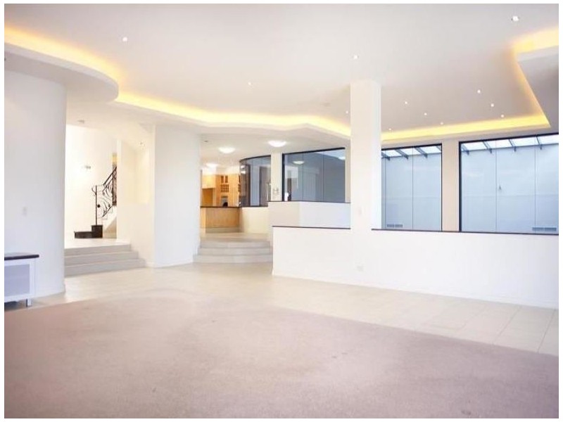 6 Ben Lexcen Place, Robina QLD 4226