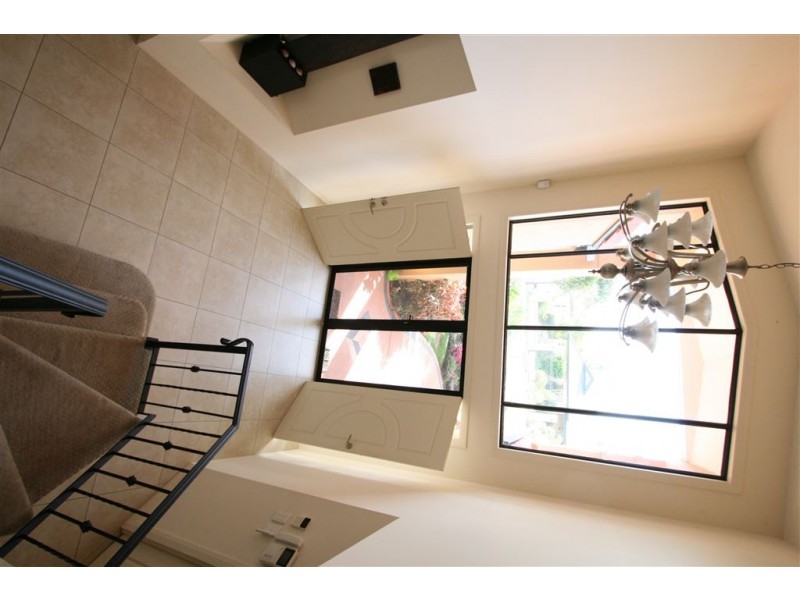 14 Kuranda Drive, Robina QLD 4226