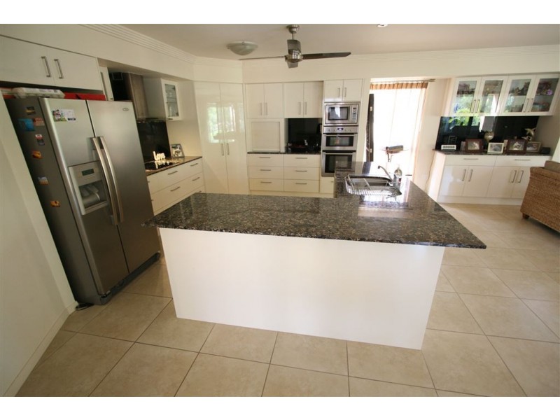 14 Kuranda Drive, Robina QLD 4226