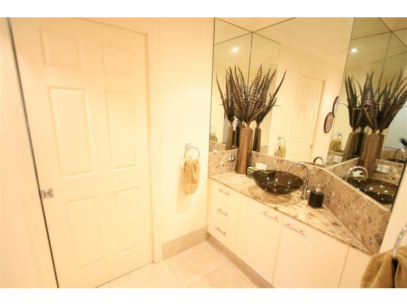 14 Kuranda Drive, Robina QLD 4226