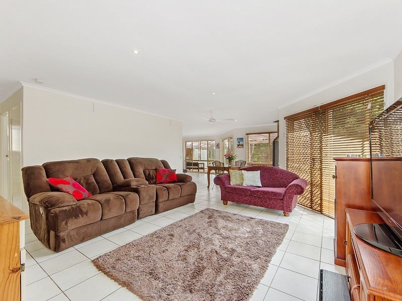 75 Petherbridge Avenue, Merrimac QLD 4226