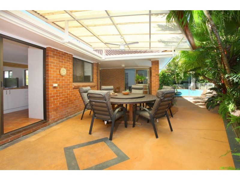 6 Cammeray Court, Robina QLD 4226