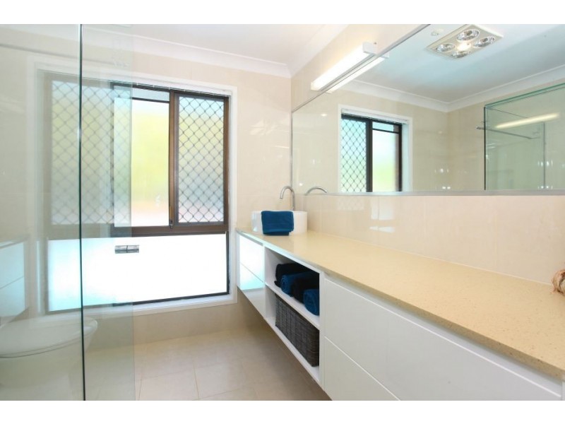 6 Cammeray Court, Robina QLD 4226