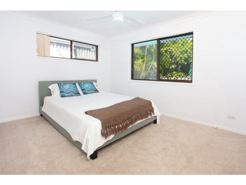 6 Cammeray Court, Robina QLD 4226