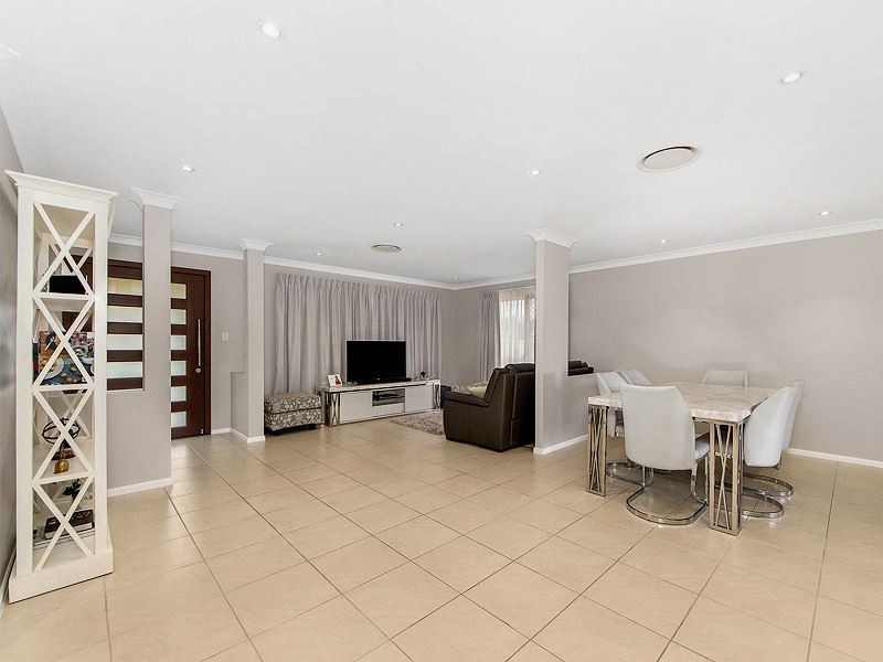 19 Macadie Way, Merrimac QLD 4226