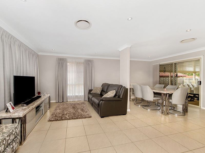 19 Macadie Way, Merrimac QLD 4226