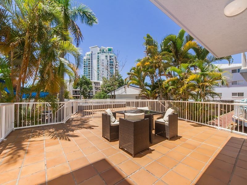 7/12 Whiting Street, Labrador QLD 4215