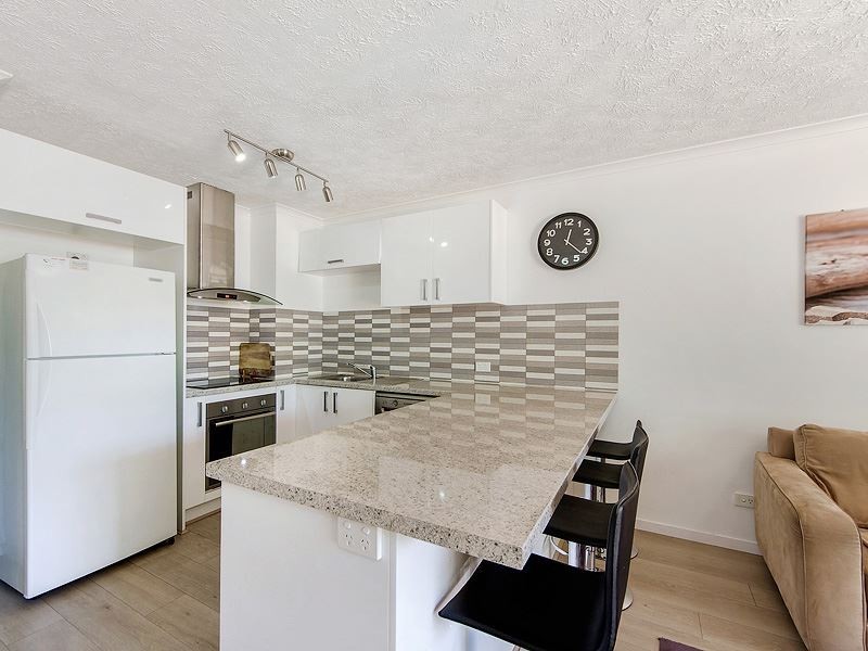 7/12 Whiting Street, Labrador QLD 4215