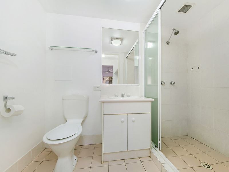 7/12 Whiting Street, Labrador QLD 4215