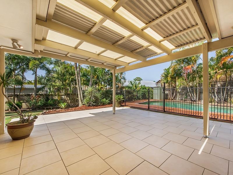 76 Merridown Drive, Merrimac QLD 4226