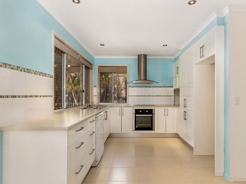 76 Merridown Drive, Merrimac QLD 4226