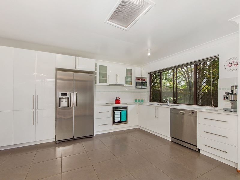 10 Highfield Drive, Merrimac QLD 4226