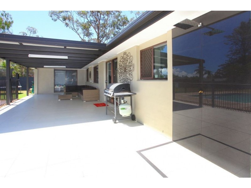 11 Queenscliff Cr, Robina QLD 4226