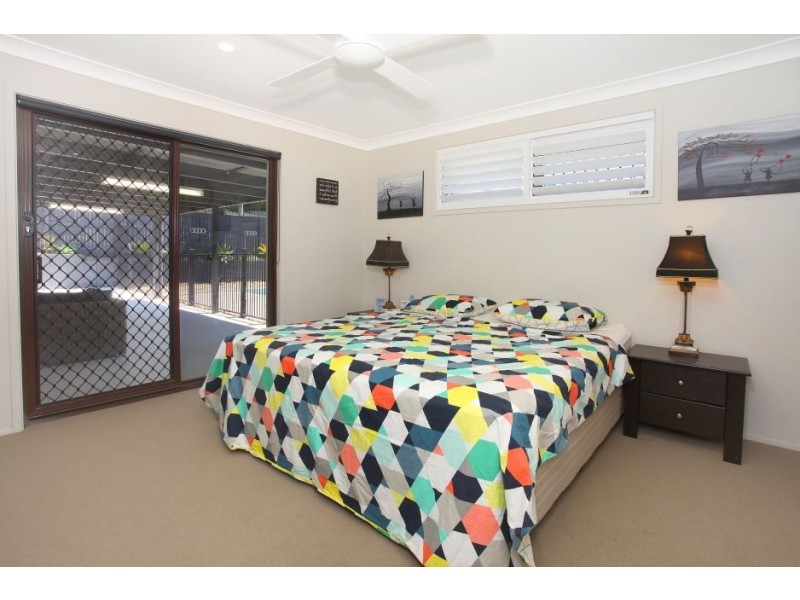 11 Queenscliff Cr, Robina QLD 4226