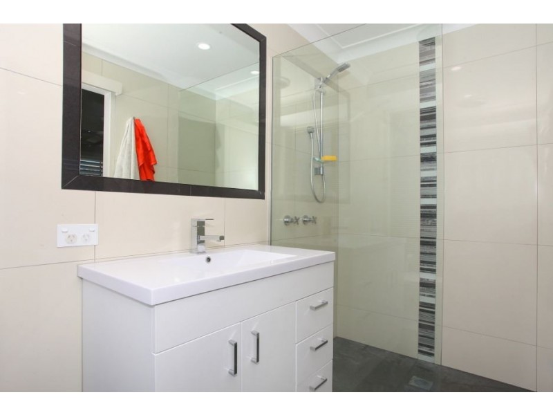 11 Queenscliff Cr, Robina QLD 4226