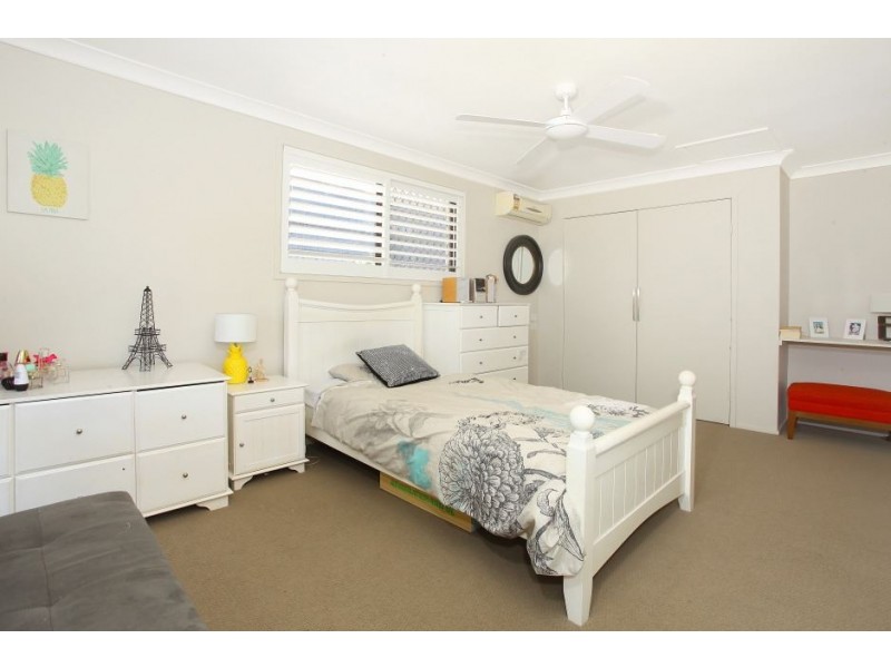 11 Queenscliff Cr, Robina QLD 4226