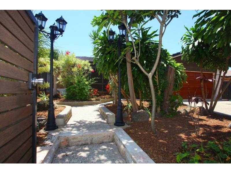68 Ron Penhaligon Way, Robina QLD 4226