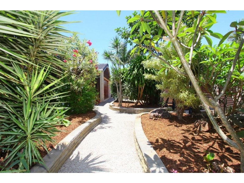 68 Ron Penhaligon Way, Robina QLD 4226