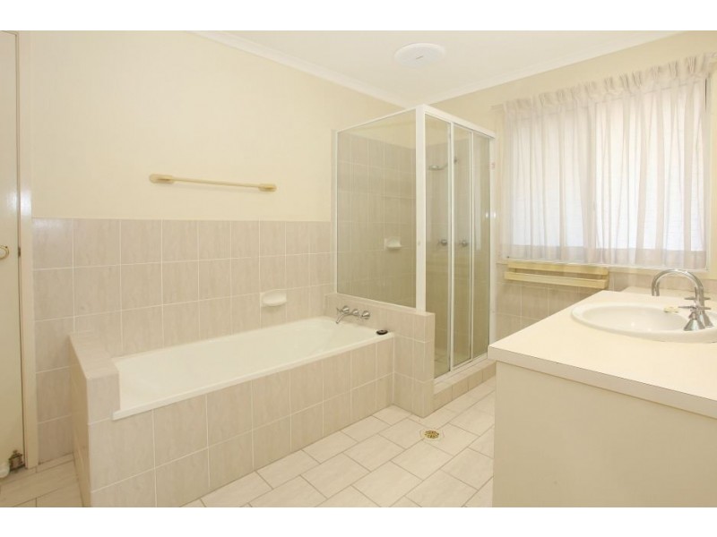 68 Ron Penhaligon Way, Robina QLD 4226