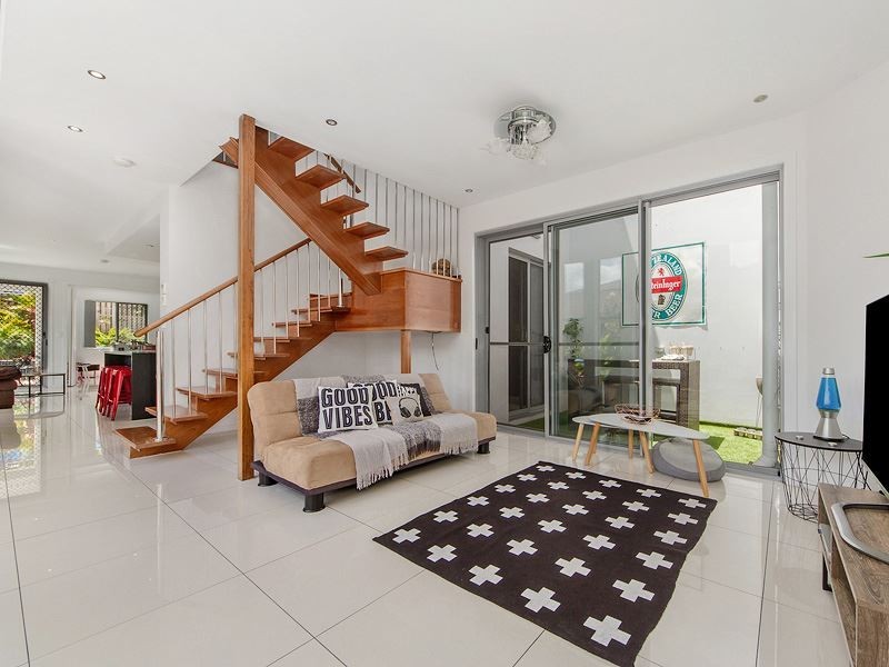 2/24 Heights Drive, Robina QLD 4226