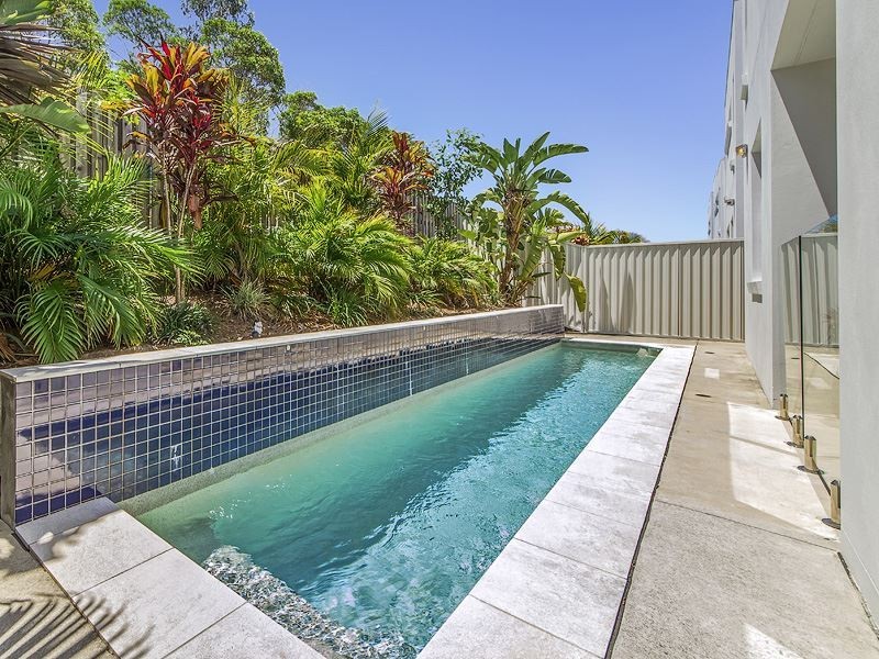 2/24 Heights Drive, Robina QLD 4226