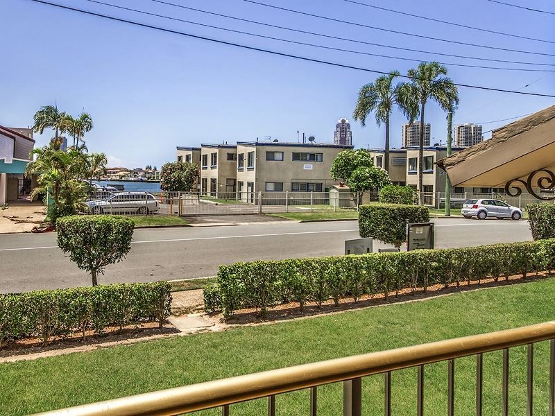 1/112 Stanhill Drive, Surfers Paradise QLD 4217