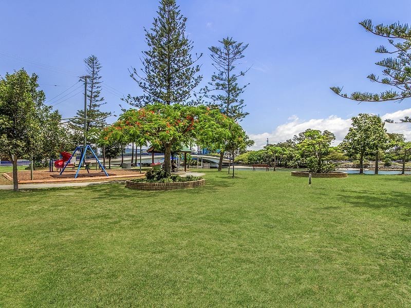 1/112 Stanhill Drive, Surfers Paradise QLD 4217