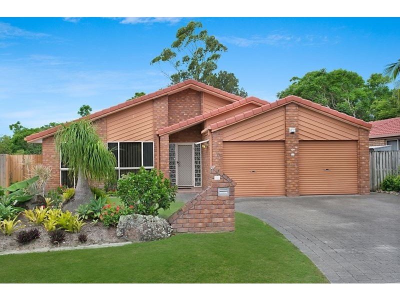 19 Oakleigh Circuit, Robina QLD 4226