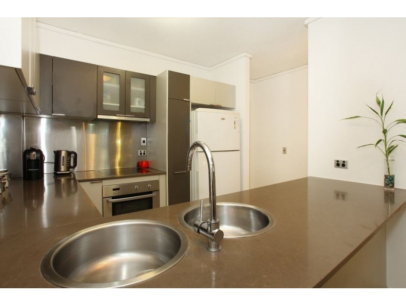 6/119 Sunshine Parade, Miami QLD 4220