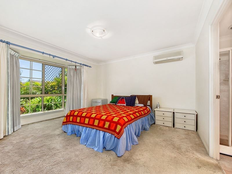 32 Belrose Boulevard, Varsity Lakes QLD 4227