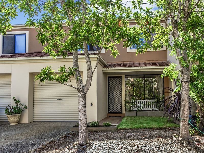 70/1 Warbler Parade, Varsity Lakes QLD 4227