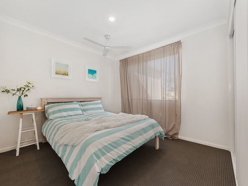 70/1 Warbler Parade, Varsity Lakes QLD 4227