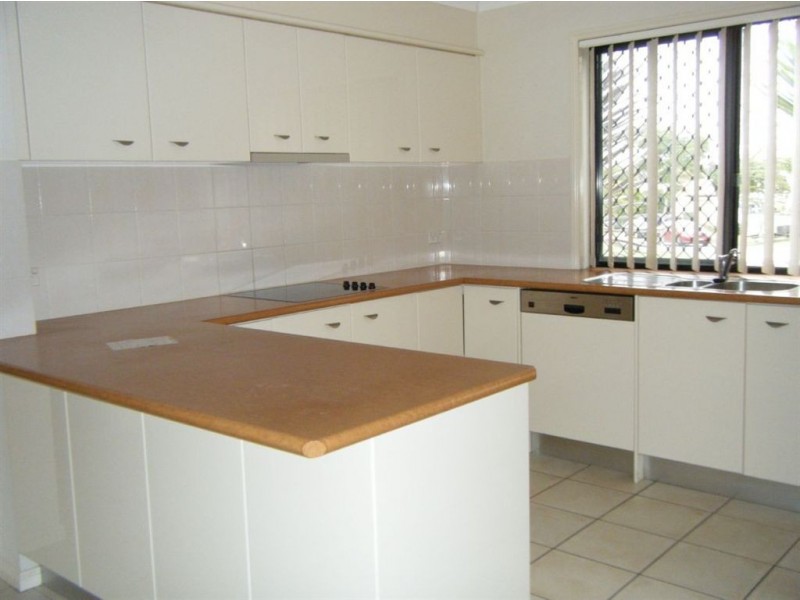 1 Elfin Street, Robina QLD 4226