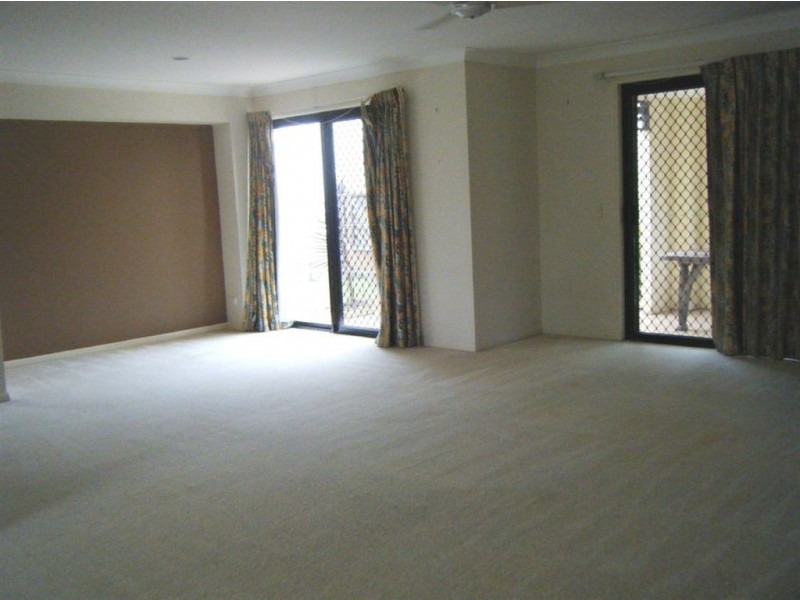 1 Elfin Street, Robina QLD 4226