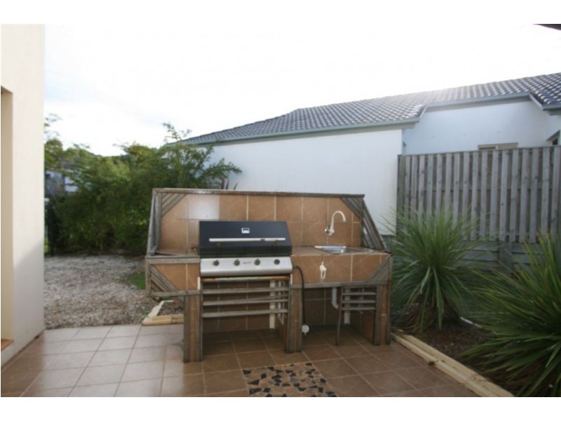 1 Elfin Street, Robina QLD 4226