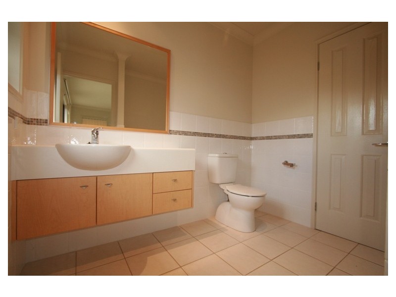 23B Geraldton Drive, Varsity Lakes QLD 4227