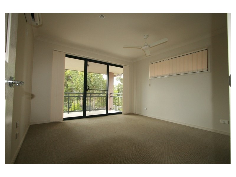 23B Geraldton Drive, Varsity Lakes QLD 4227