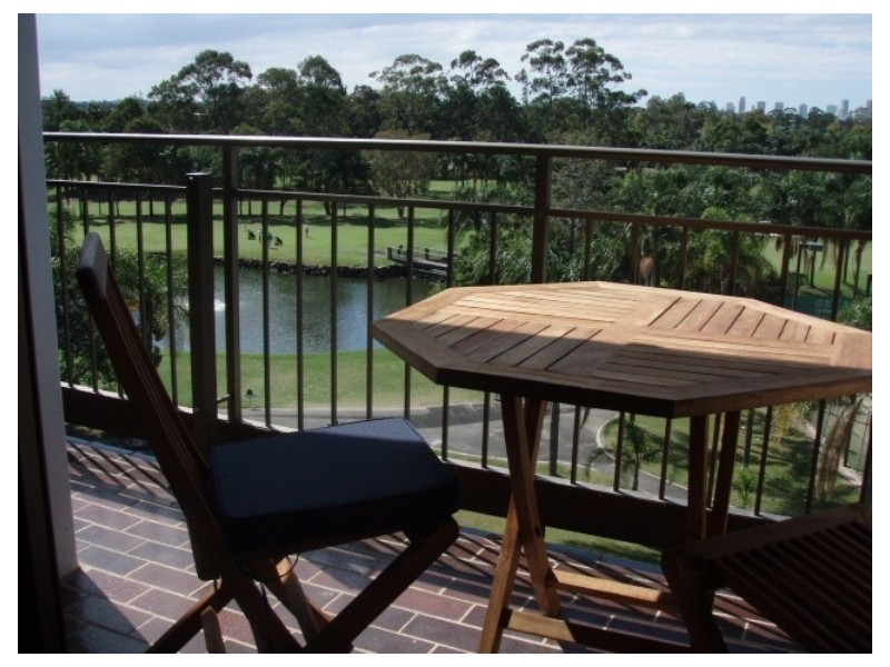 34/11 Fairways Drive, Clear Island Waters QLD 4226