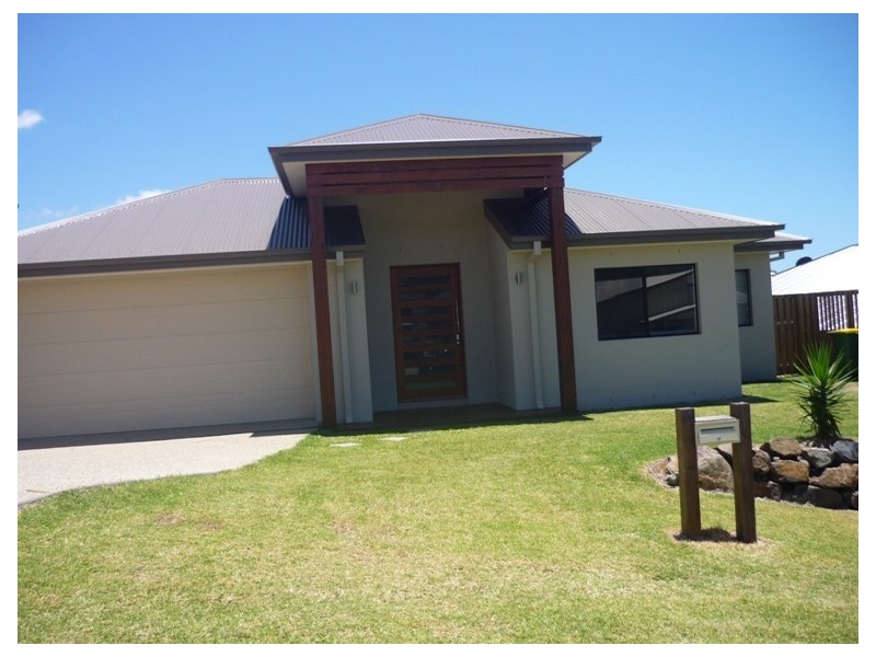 4 Peregrine Street, Reedy Creek QLD 4227