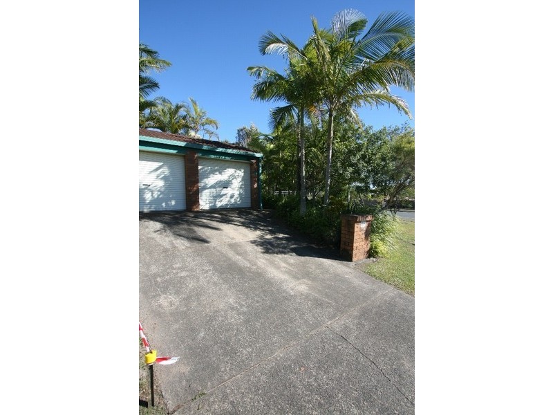 2/38 Killarney Avenue, Robina QLD 4226