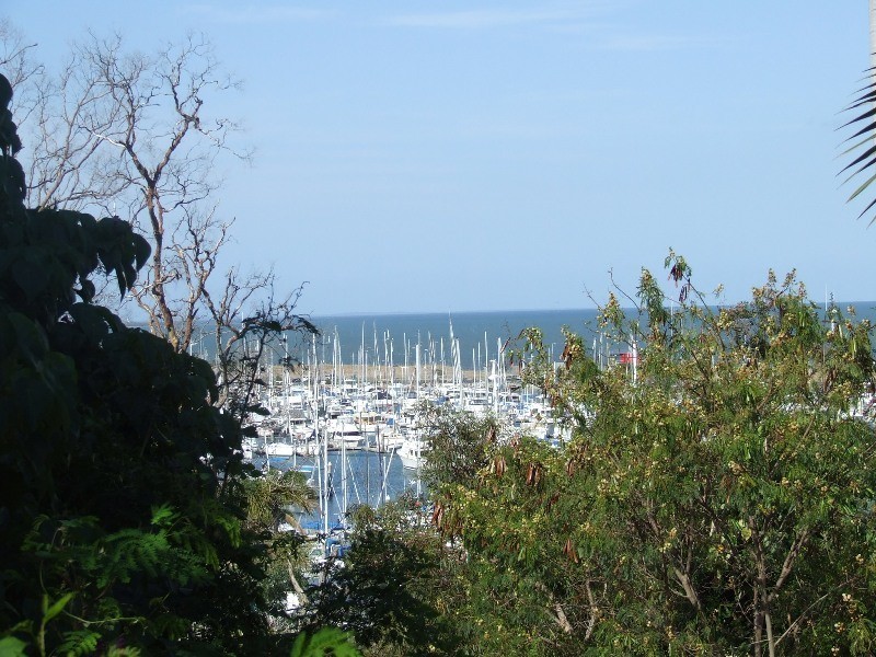 563 Royal Esplanade, Manly QLD 4179