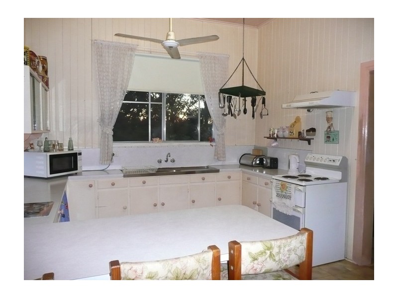 2 William Street, Grantham QLD 4347