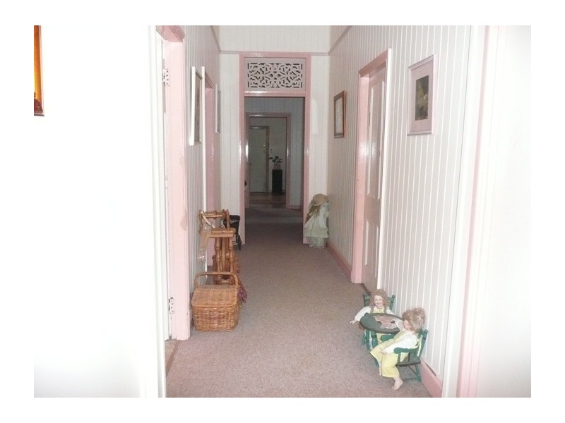 2 William Street, Grantham QLD 4347