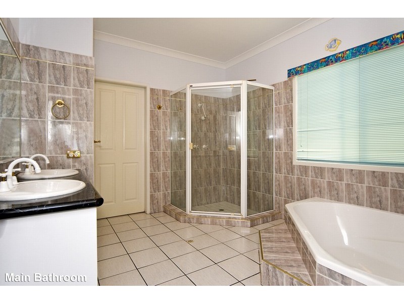 12 Melville Terrace, Wynnum QLD 4178
