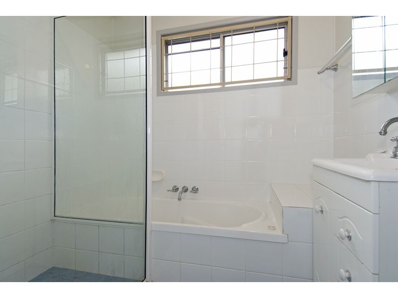 45 Bernays Road, Wynnum West QLD 4178