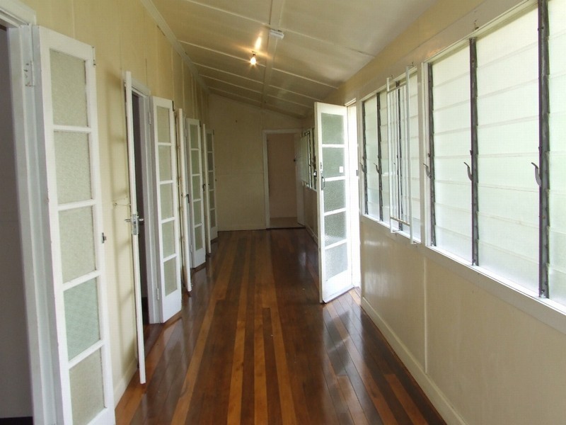 8 Madgwick Street, Wynnum QLD 4178