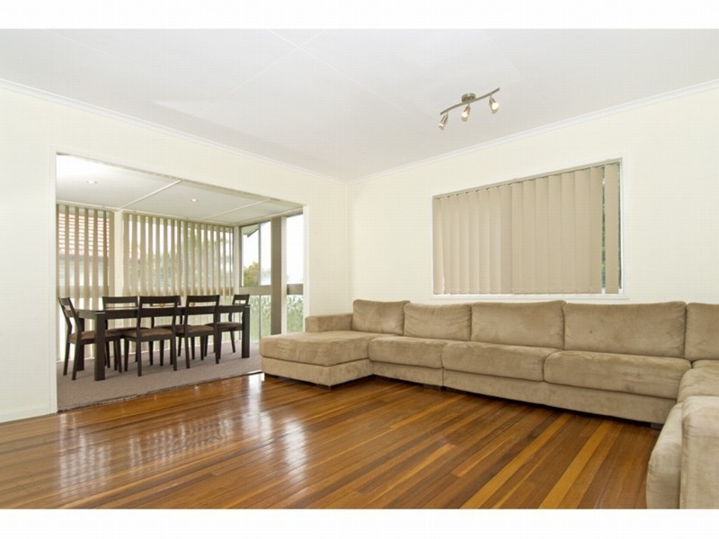 35 Duncan Street, Wynnum West QLD 4178