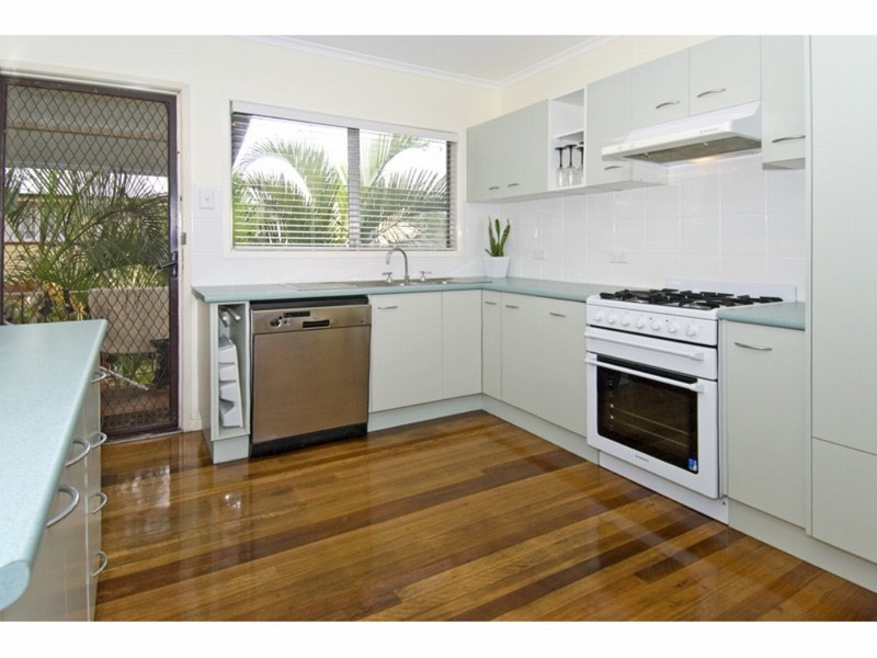 35 Duncan Street, Wynnum West QLD 4178