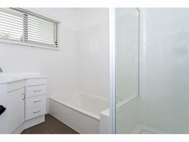 35 Duncan Street, Wynnum West QLD 4178