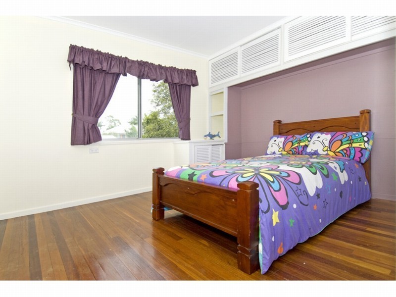 35 Duncan Street, Wynnum West QLD 4178